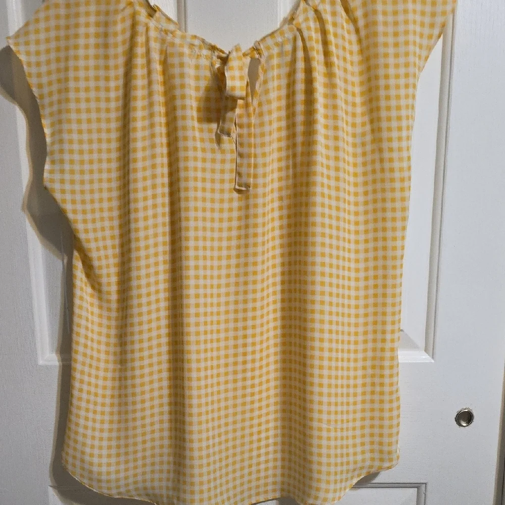 LC Lauren Conrad Smocked Cap Sleeve Blouse in Yellow and White - Picture 6 of 8